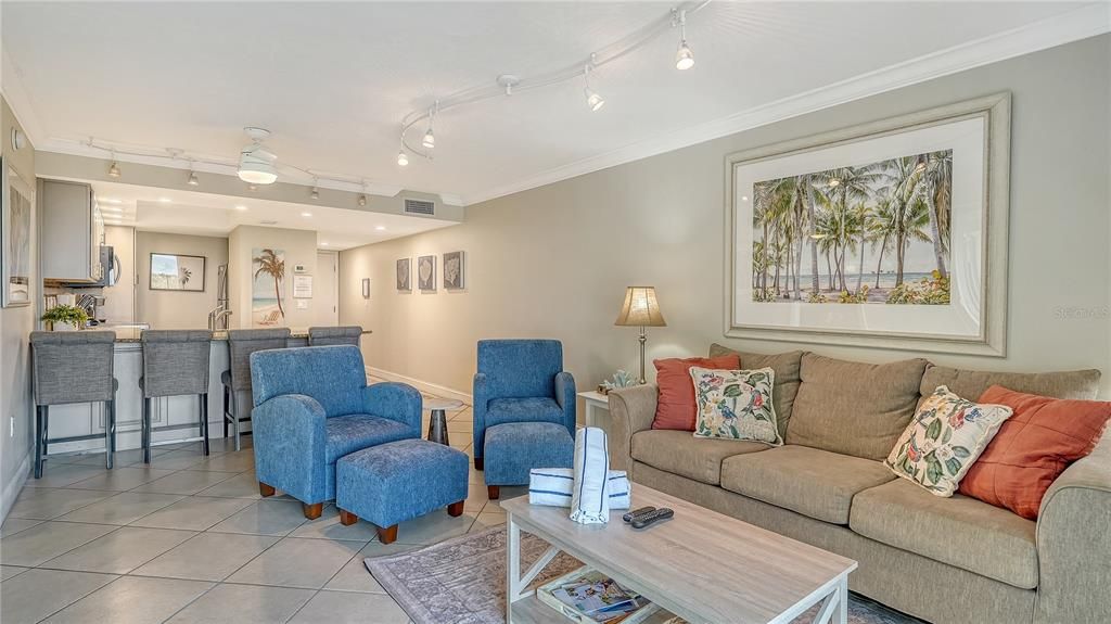 For Sale: $995,000 (2 beds, 2 baths, 1028 Square Feet)