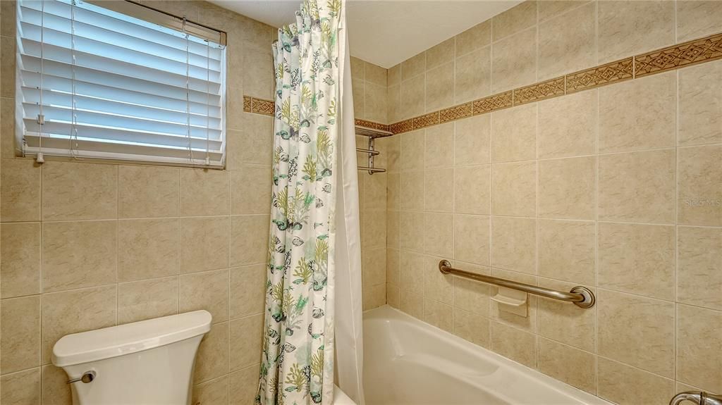 For Sale: $995,000 (2 beds, 2 baths, 1028 Square Feet)