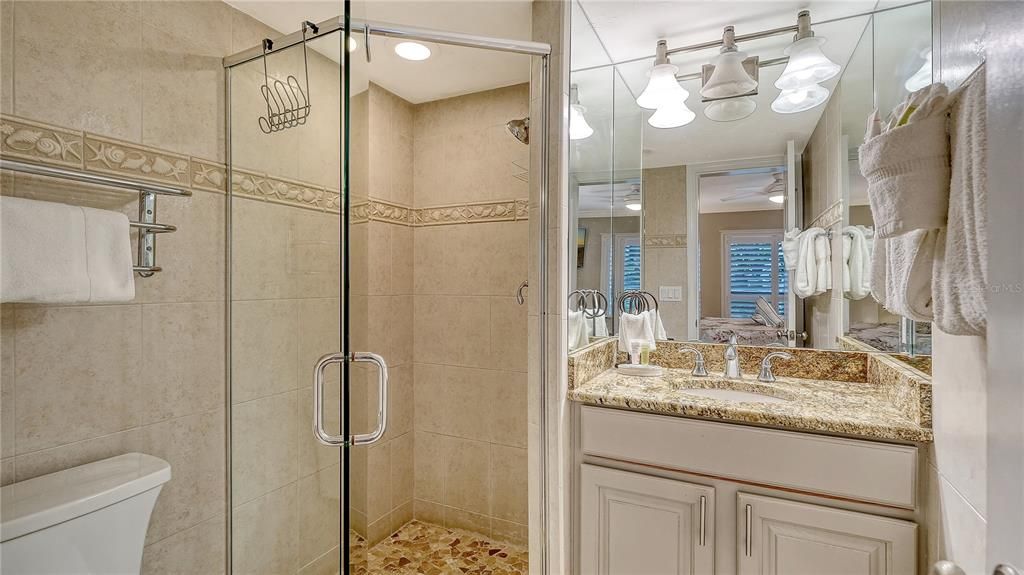 For Sale: $995,000 (2 beds, 2 baths, 1028 Square Feet)