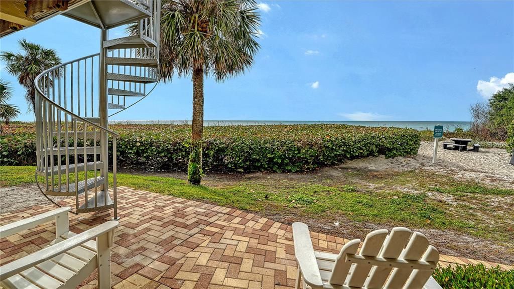 For Sale: $995,000 (2 beds, 2 baths, 1028 Square Feet)