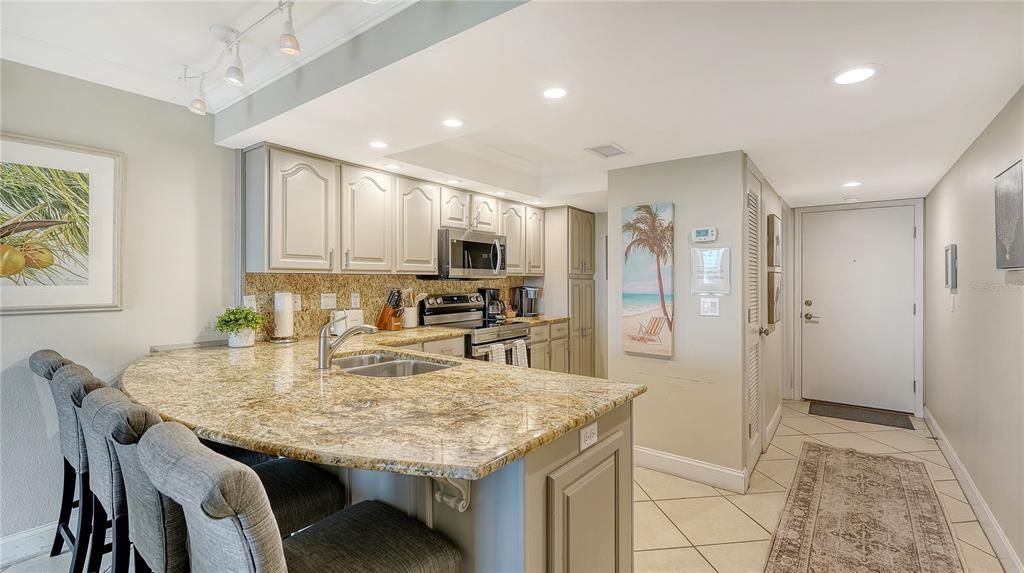 For Sale: $995,000 (2 beds, 2 baths, 1028 Square Feet)