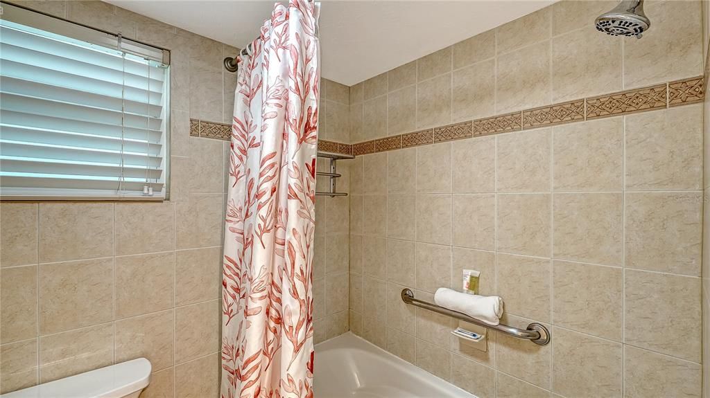 For Sale: $995,000 (2 beds, 2 baths, 1028 Square Feet)