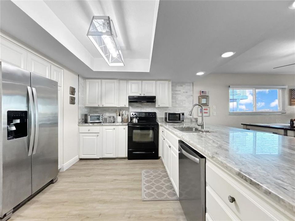 待售: $669,000 (2 贝兹, 2 浴室, 1090 平方英尺)