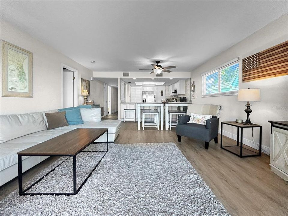 待售: $669,000 (2 贝兹, 2 浴室, 1090 平方英尺)