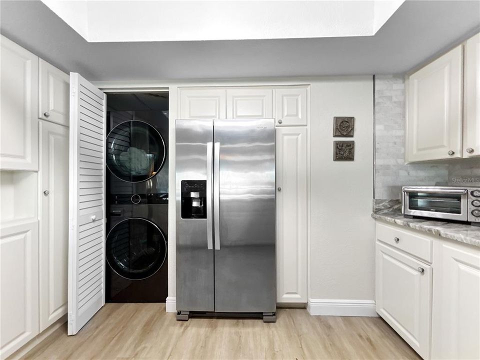 待售: $669,000 (2 贝兹, 2 浴室, 1090 平方英尺)