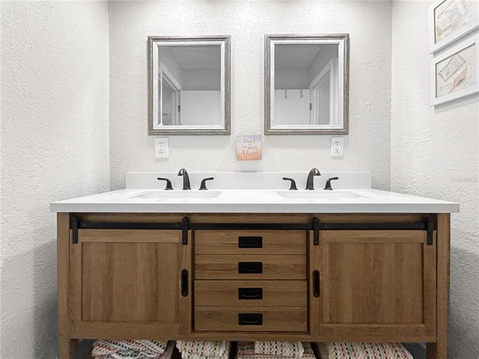 待售: $669,000 (2 贝兹, 2 浴室, 1090 平方英尺)