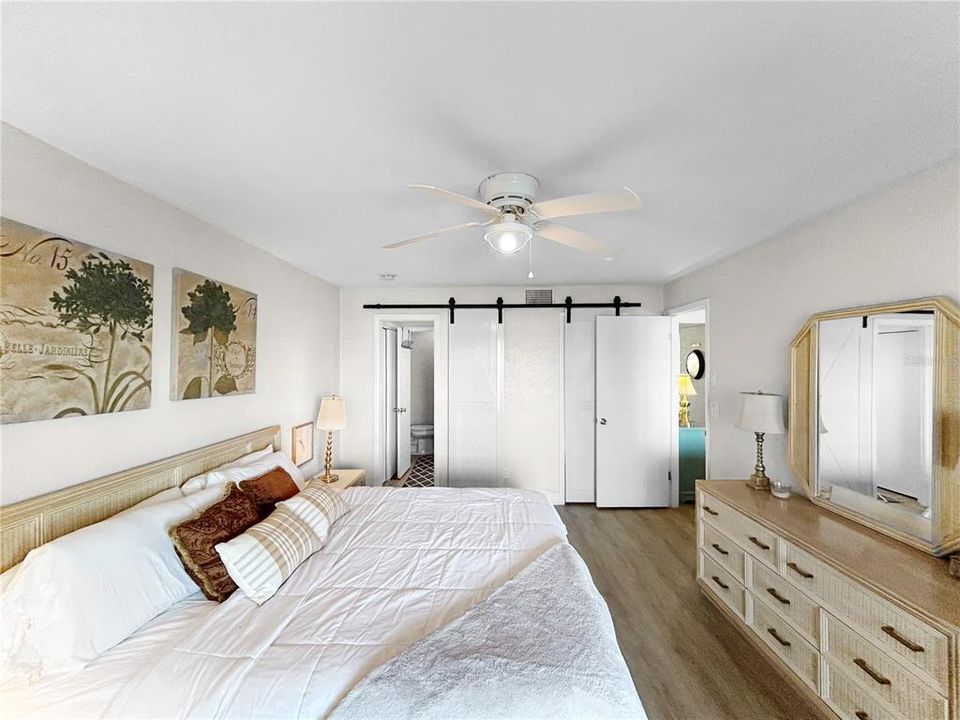 待售: $669,000 (2 贝兹, 2 浴室, 1090 平方英尺)