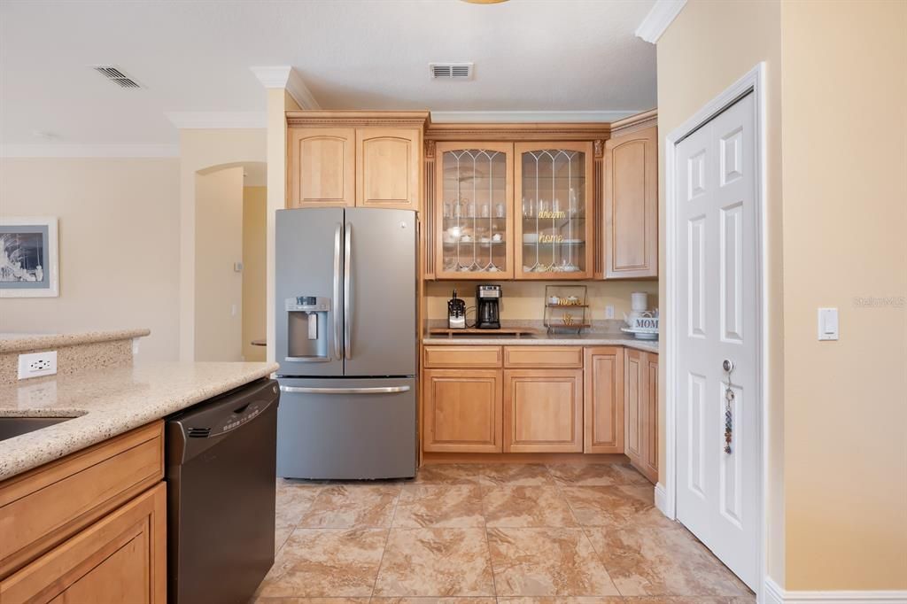 For Sale: $375,000 (3 beds, 2 baths, 2011 Square Feet)