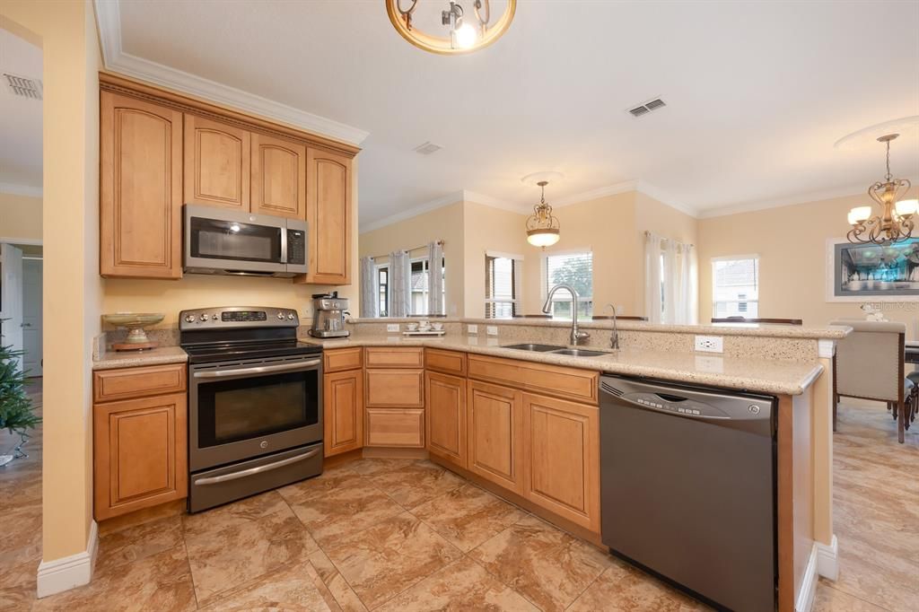 For Sale: $375,000 (3 beds, 2 baths, 2011 Square Feet)