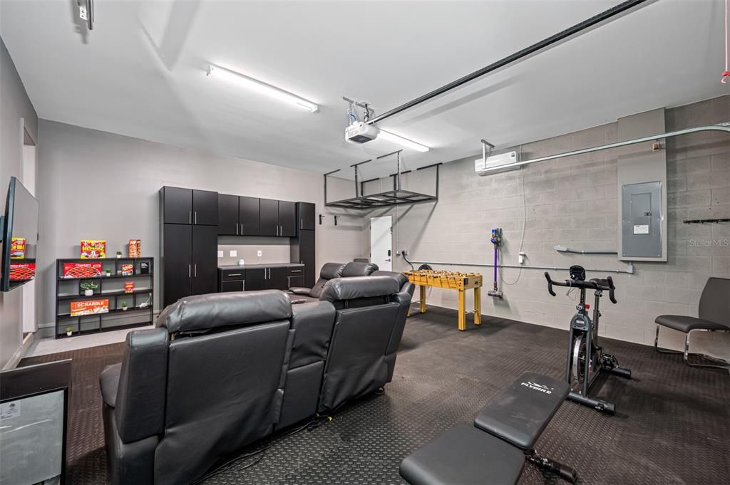 For Rent: $12,000 (4 beds, 3 baths, 3277 Square Feet)