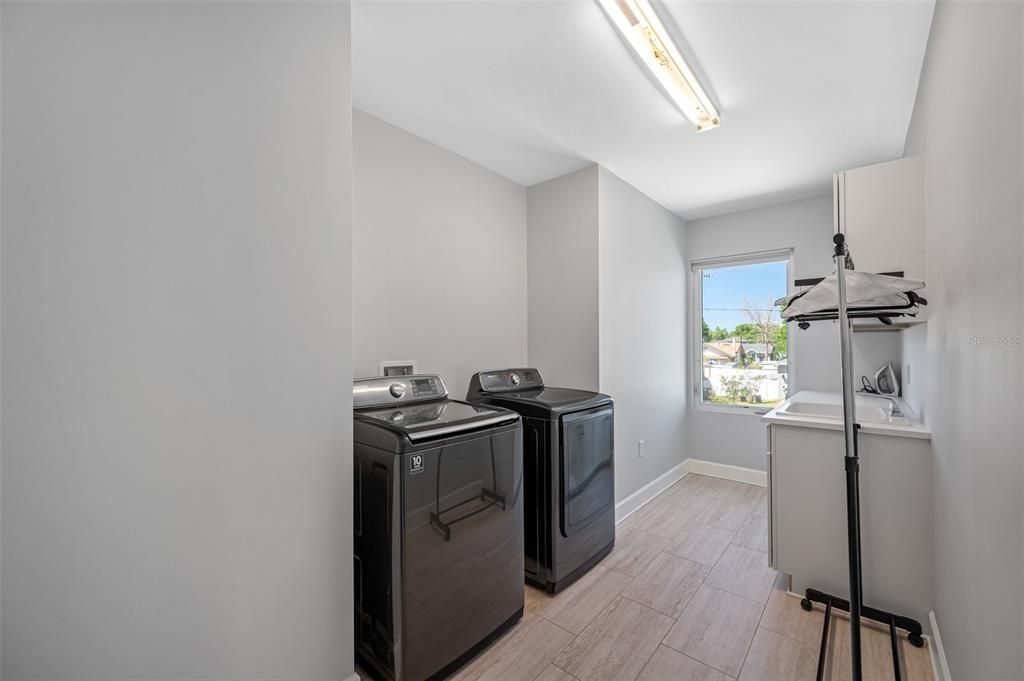 For Rent: $12,000 (4 beds, 3 baths, 3277 Square Feet)