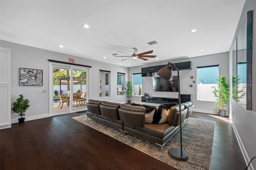 For Rent: $12,000 (4 beds, 3 baths, 3277 Square Feet)