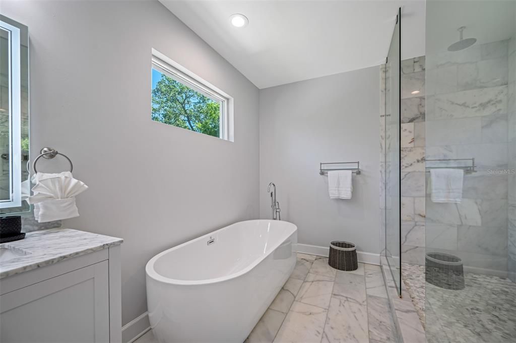 For Rent: $12,000 (4 beds, 3 baths, 3277 Square Feet)