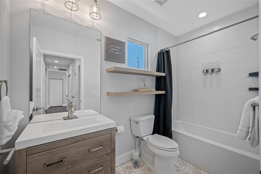 For Rent: $12,000 (4 beds, 3 baths, 3277 Square Feet)