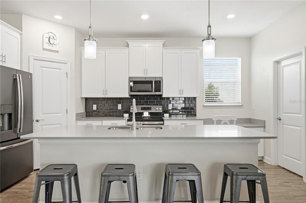 Active With Contract: $515,000 (5 beds, 3 baths, 2638 Square Feet)