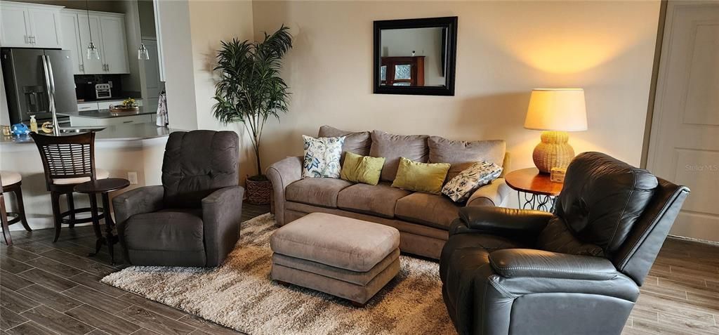 На продажу: $464,900 (4 спален, 3 ванн, 2277 Квадратных фут)