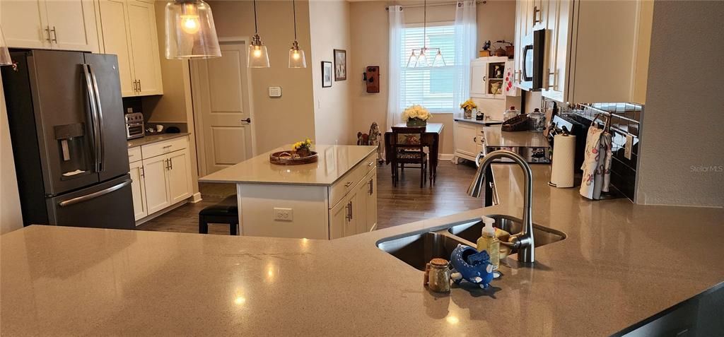 На продажу: $464,900 (4 спален, 3 ванн, 2277 Квадратных фут)