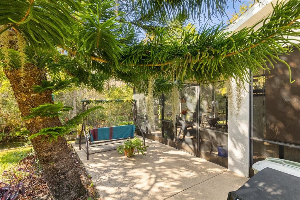 Active With Contract: $329,900 (3 beds, 2 baths, 1462 Square Feet)