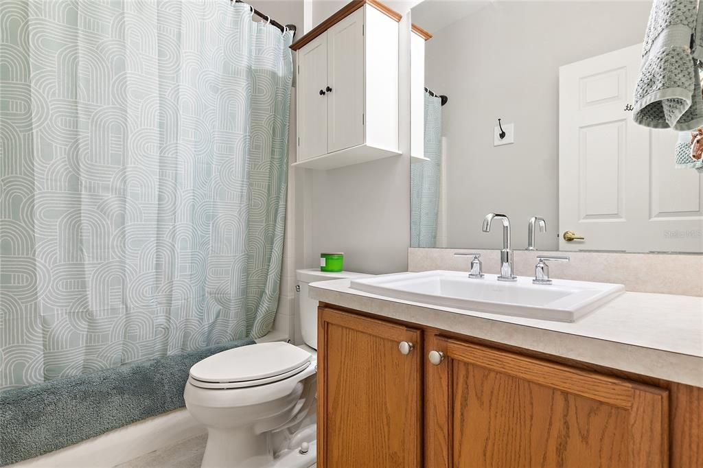 Active With Contract: $329,900 (3 beds, 2 baths, 1462 Square Feet)