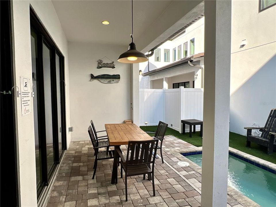 待售: $435,000 (4 贝兹, 3 浴室, 2205 平方英尺)