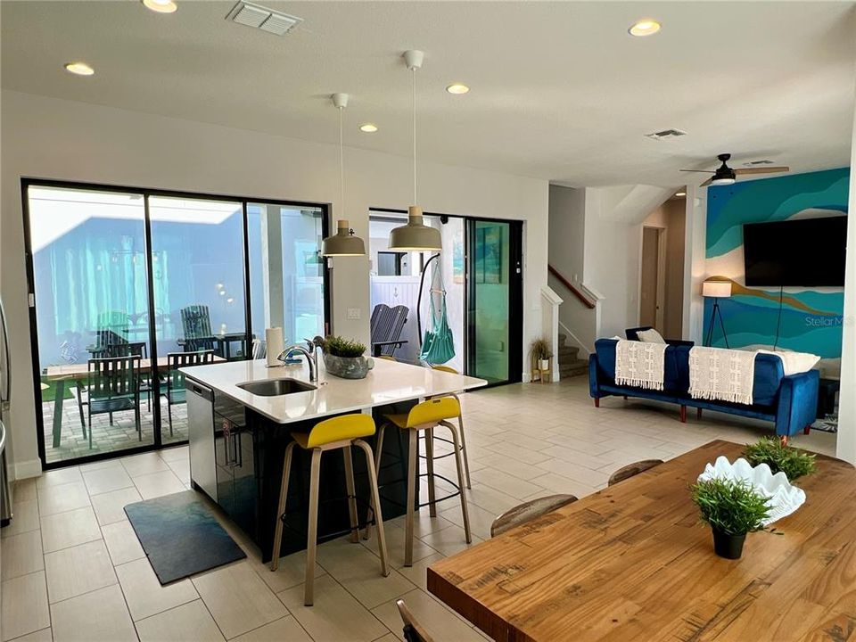 待售: $435,000 (4 贝兹, 3 浴室, 2205 平方英尺)