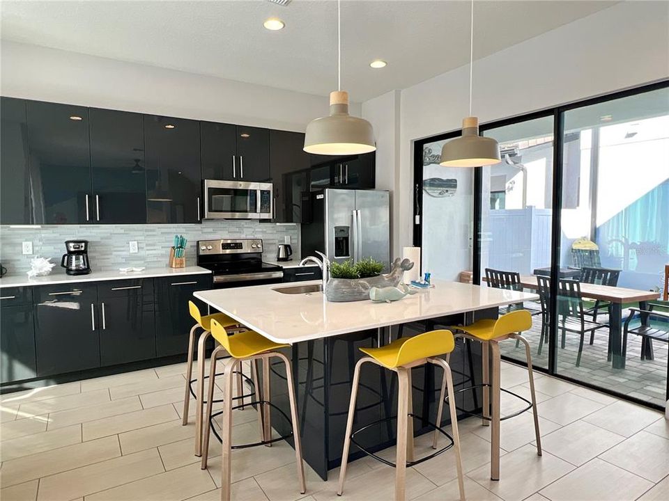 待售: $435,000 (4 贝兹, 3 浴室, 2205 平方英尺)