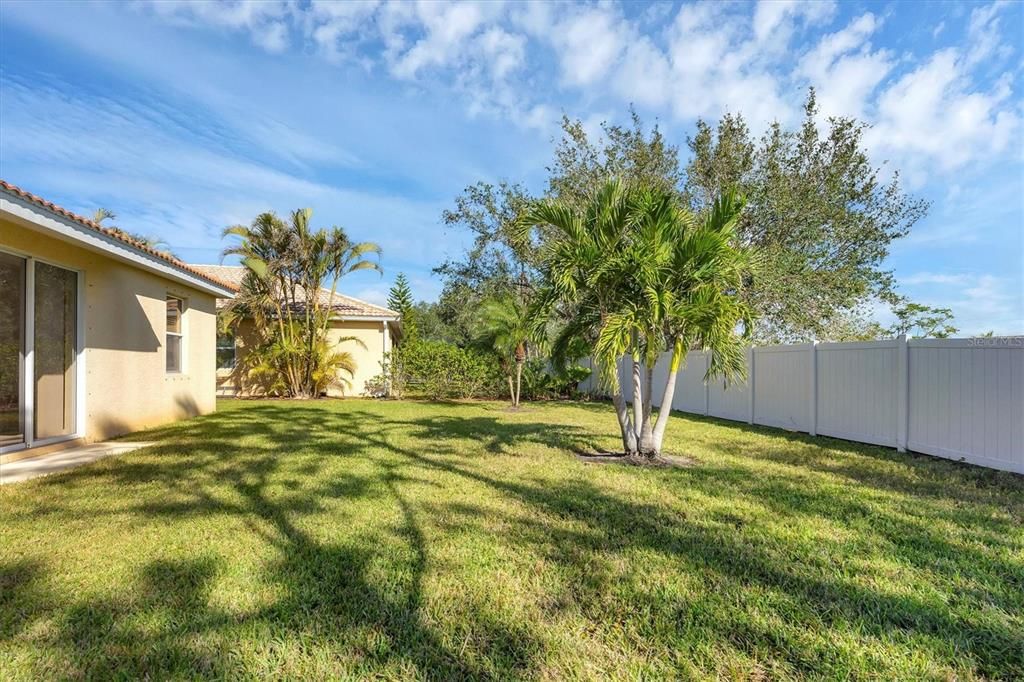 For Rent: $2,500 (4 beds, 2 baths, 1551 Square Feet)