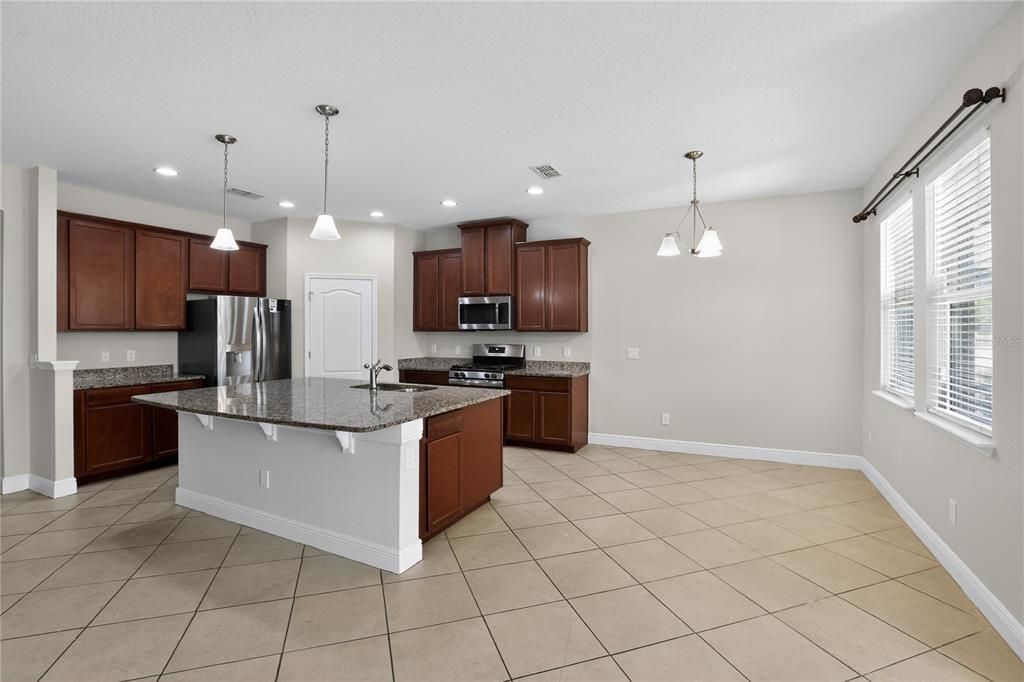 В аренду: $3,150 (5 спален, 4 ванн, 2361 Квадратных фут)