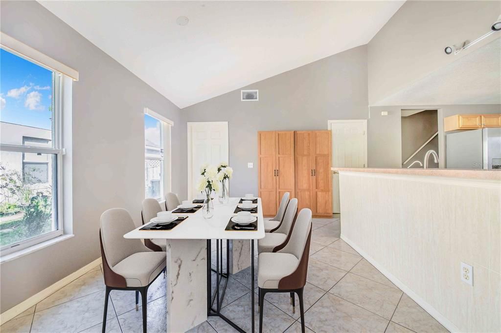 На продажу: $549,000 (5 спален, 4 ванн, 2634 Квадратных фут)