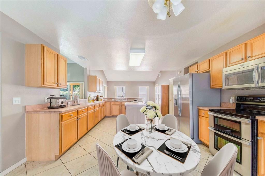 На продажу: $549,000 (5 спален, 4 ванн, 2634 Квадратных фут)