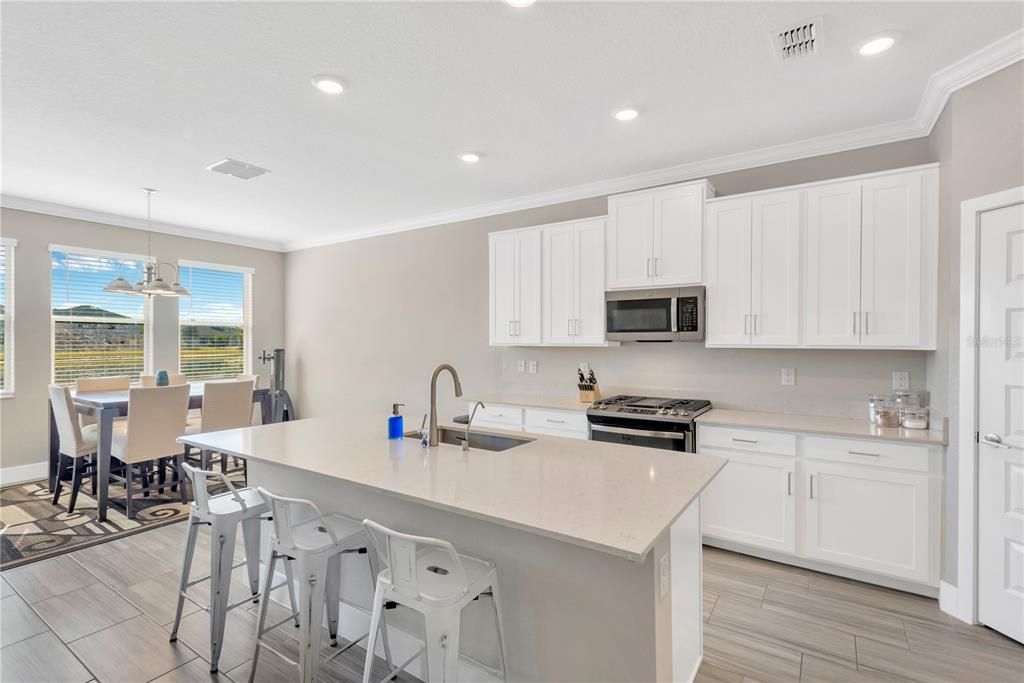 En Venta: $510,000 (4 camas, 2 baños, 2334 Pies cuadrados)