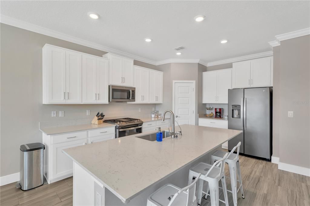 En Venta: $510,000 (4 camas, 2 baños, 2334 Pies cuadrados)