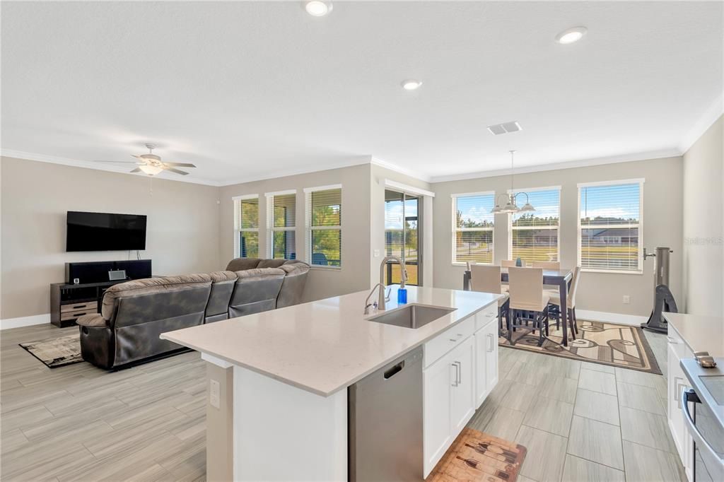 En Venta: $510,000 (4 camas, 2 baños, 2334 Pies cuadrados)