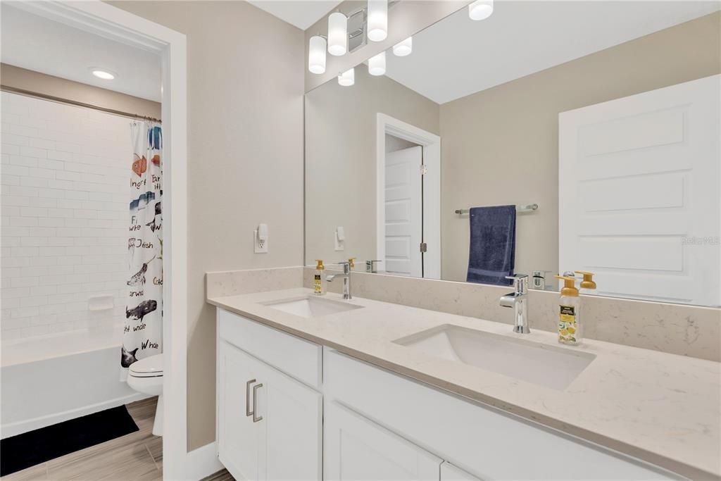 En Venta: $510,000 (4 camas, 2 baños, 2334 Pies cuadrados)