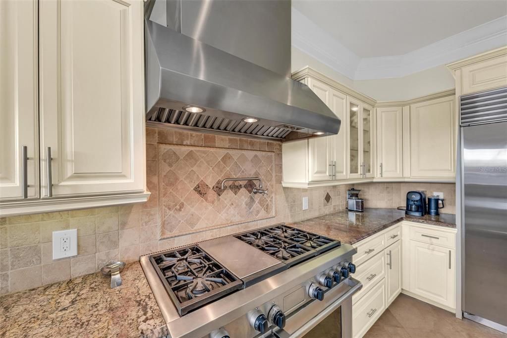 For Sale: $3,995,000 (5 beds, 5 baths, 4281 Square Feet)