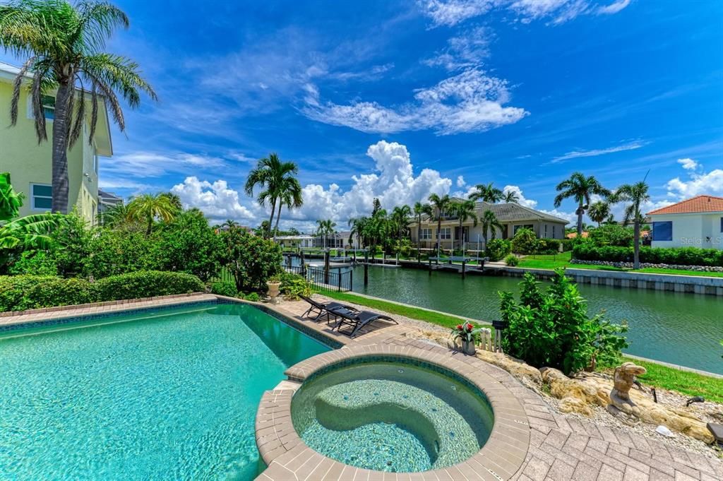 For Sale: $3,995,000 (5 beds, 5 baths, 4281 Square Feet)