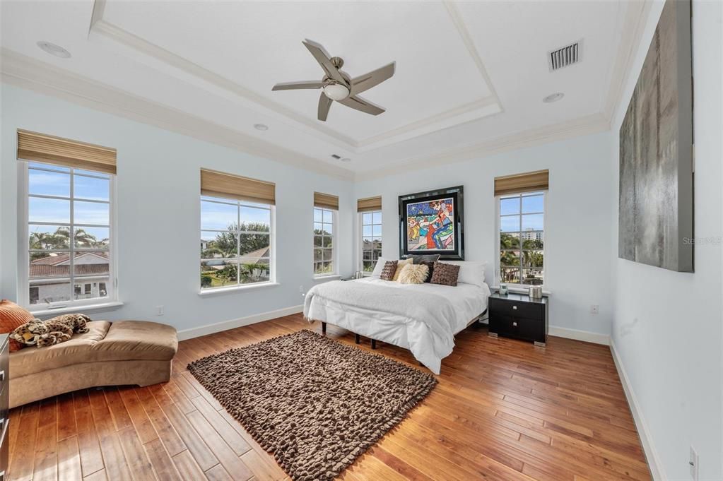 For Sale: $3,995,000 (5 beds, 5 baths, 4281 Square Feet)