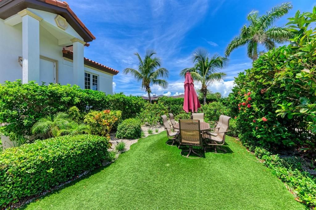 For Sale: $3,995,000 (5 beds, 5 baths, 4281 Square Feet)