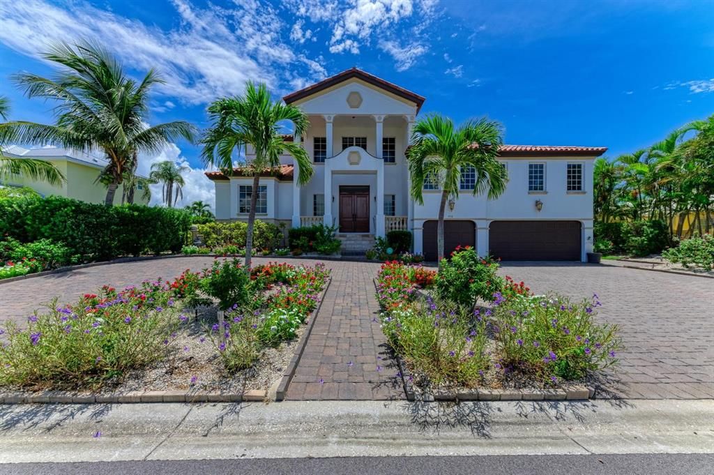 For Sale: $3,995,000 (5 beds, 5 baths, 4281 Square Feet)