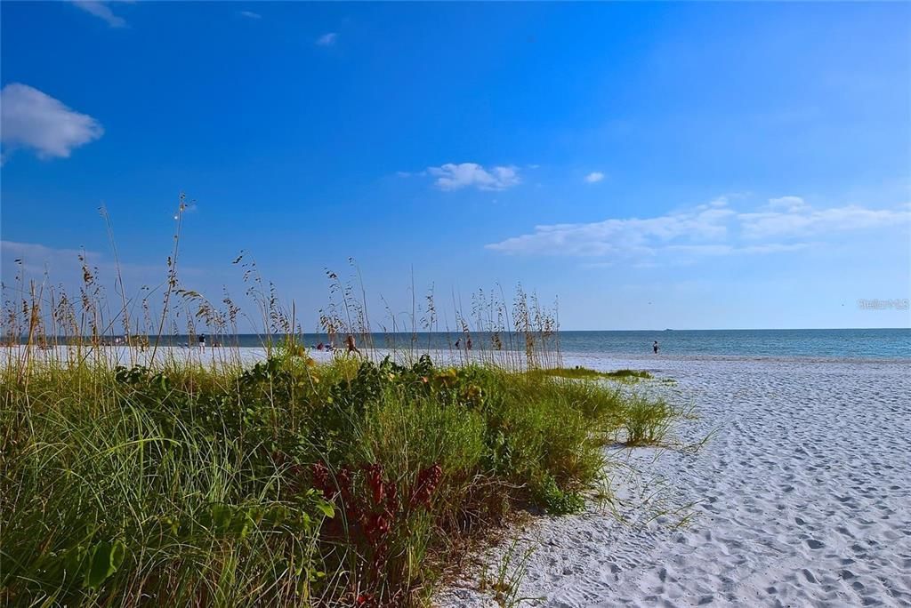 En Venta: $349,900 (2 camas, 2 baños, 910 Pies cuadrados)