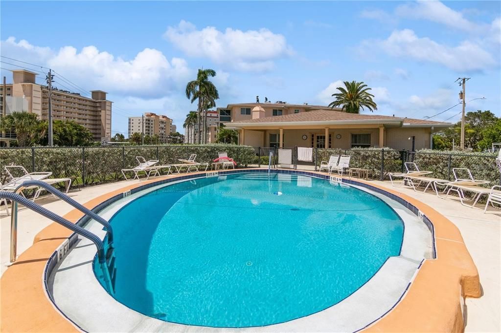 En Venta: $349,900 (2 camas, 2 baños, 910 Pies cuadrados)