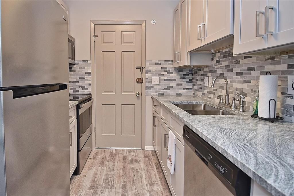 En Venta: $349,900 (2 camas, 2 baños, 910 Pies cuadrados)