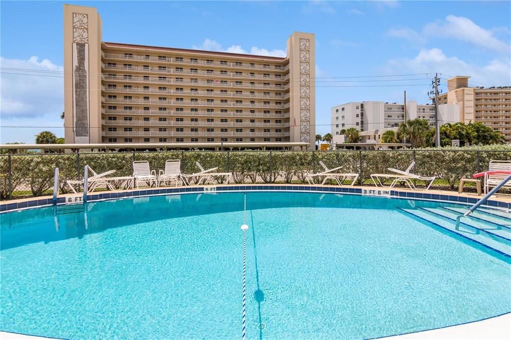 En Venta: $349,900 (2 camas, 2 baños, 910 Pies cuadrados)