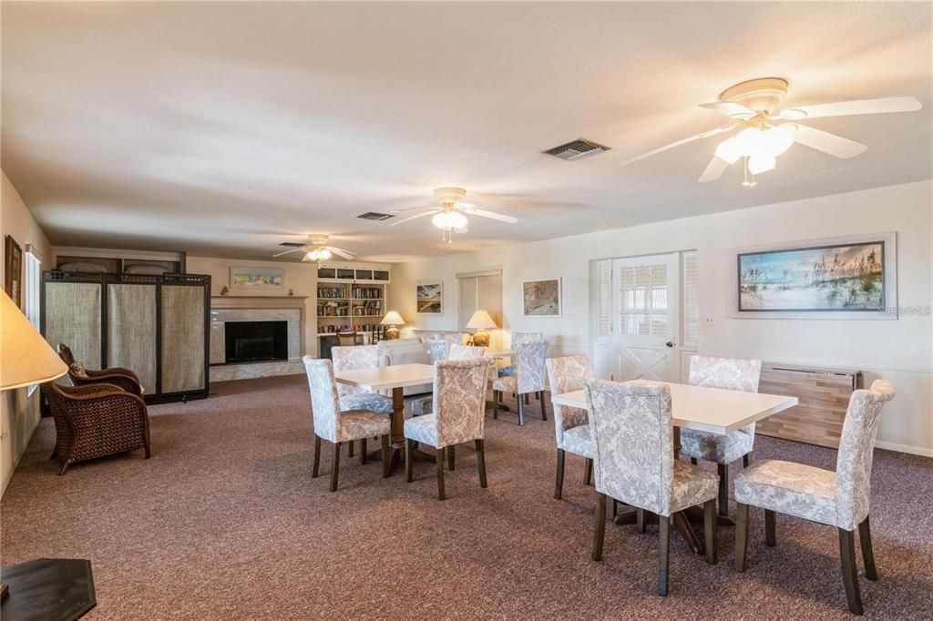 En Venta: $349,900 (2 camas, 2 baños, 910 Pies cuadrados)