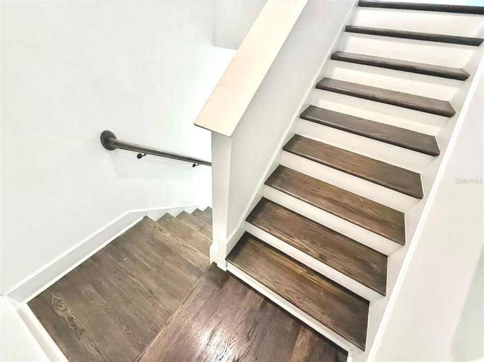 For Rent: $2,995 (5 beds, 4 baths, 2725 Square Feet)