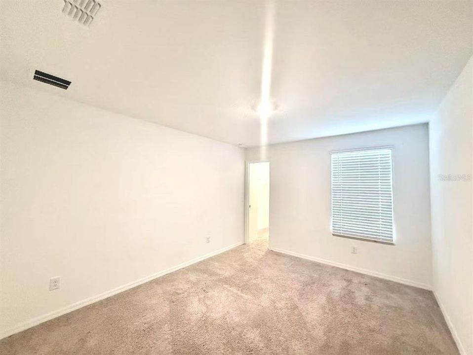 For Rent: $2,995 (5 beds, 4 baths, 2725 Square Feet)