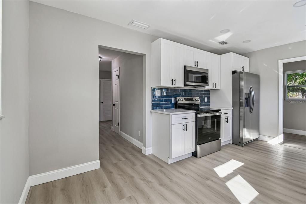 Active With Contract: $300,000 (3 beds, 1 baths, 1010 Square Feet)