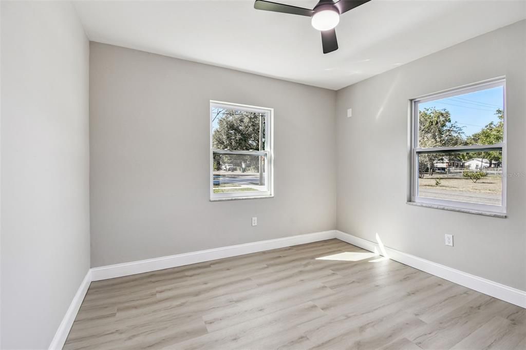 Active With Contract: $300,000 (3 beds, 1 baths, 1010 Square Feet)