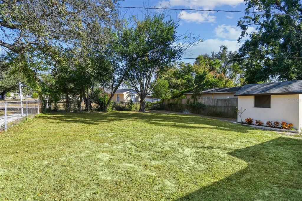 Active With Contract: $300,000 (3 beds, 1 baths, 1010 Square Feet)