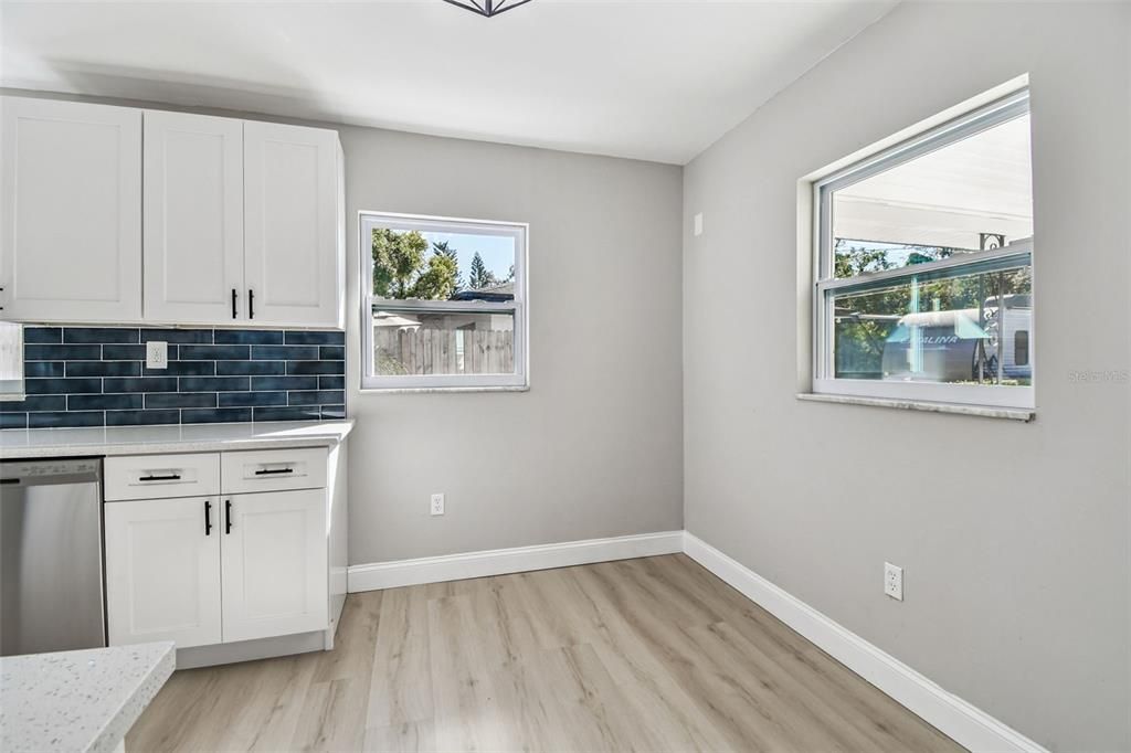 Active With Contract: $300,000 (3 beds, 1 baths, 1010 Square Feet)